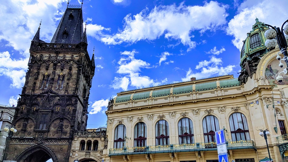 Kruttårnet i Praha er også en fryd for øyet 